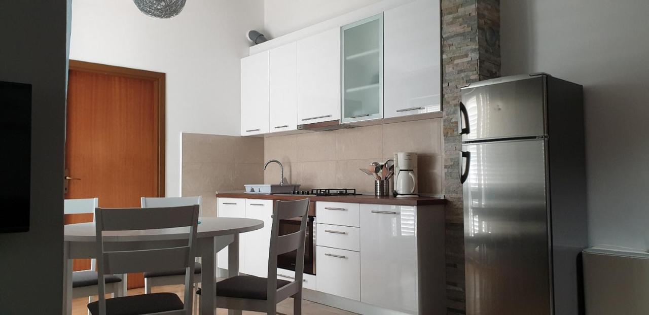 Apartments Ivanovski Rab Town Exterior photo