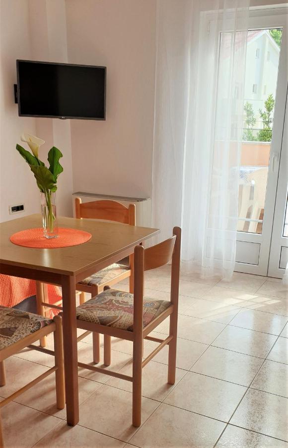 Apartments Ivanovski Rab Town Exterior photo