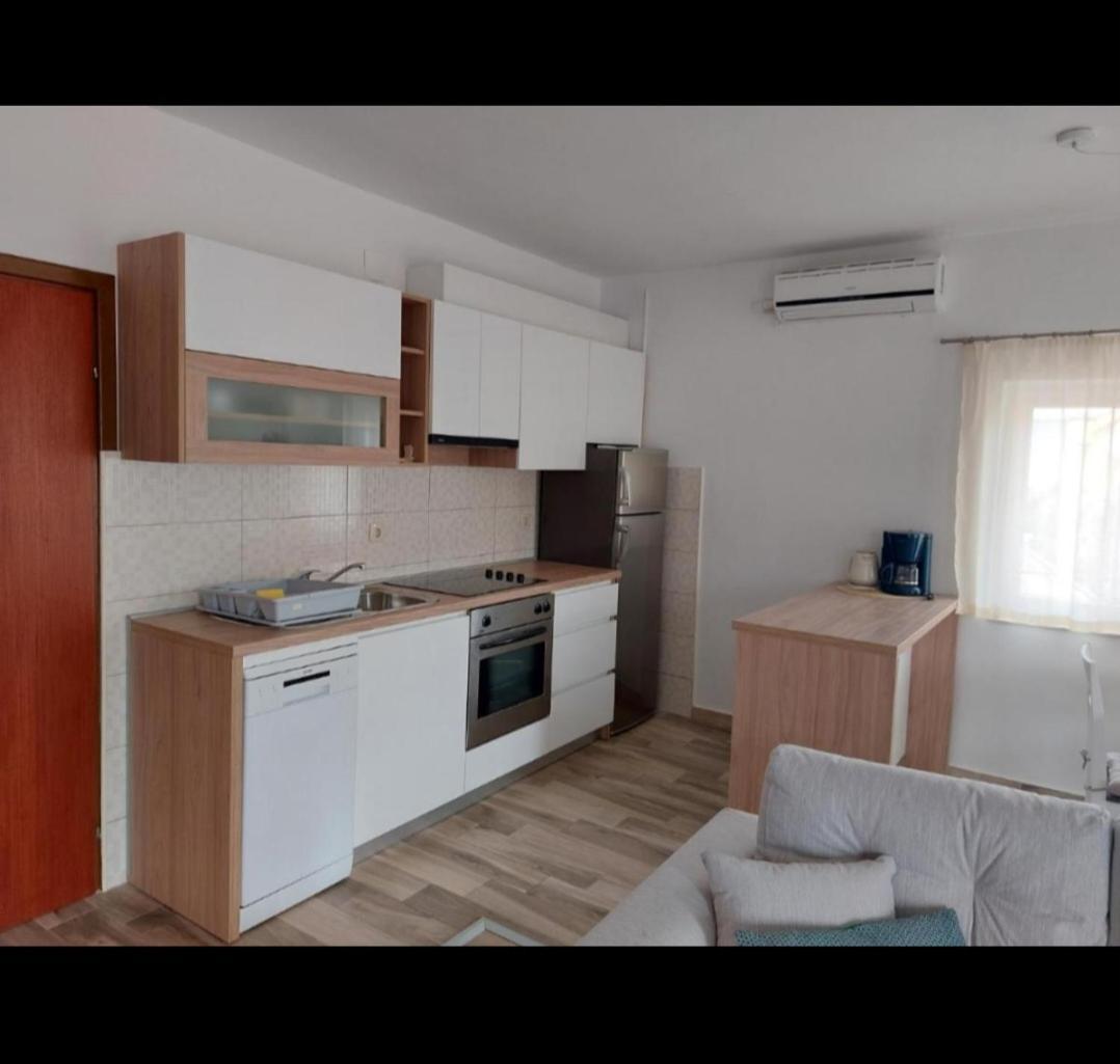 Apartments Ivanovski Rab Town Exterior photo