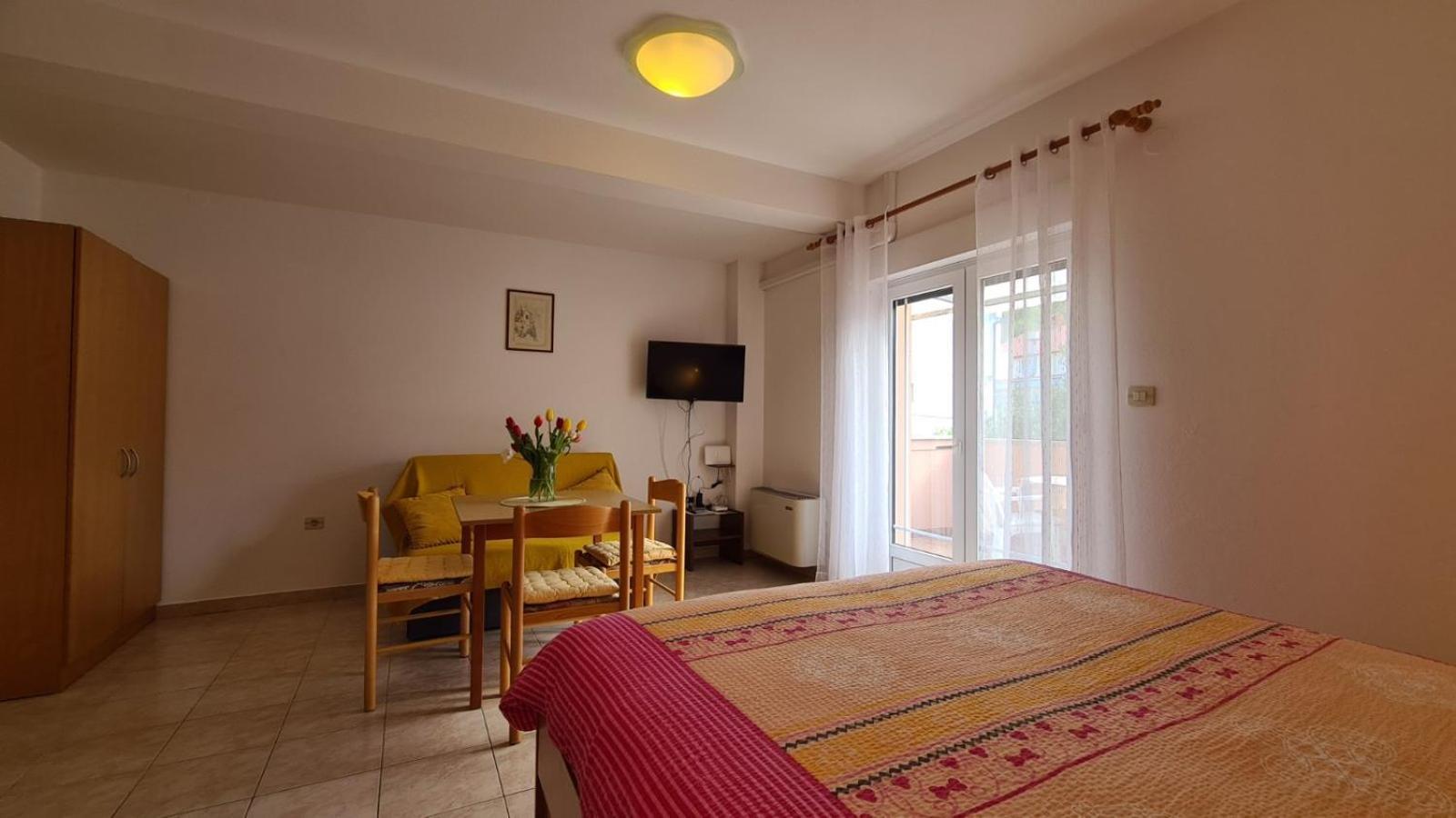 Apartments Ivanovski Rab Town Exterior photo