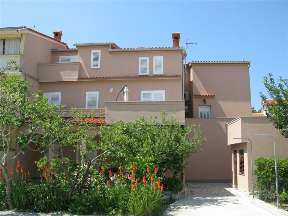 Apartments Ivanovski Rab Town Exterior photo
